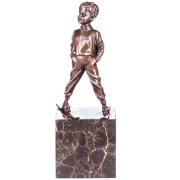 Mutasd a Fiú sílécekkel, bronz szobor, Art Deco részleteit! Kép a Fiú sílécekkel, bronz szobor, Art Deco
