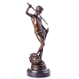 Mutasd a Dávid - modern bronz szobor részleteit! Kép a Dávid - modern bronz szobor