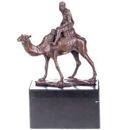 Mutasd a Beduin tevével - bronz szobor márványtalpon részleteit! Kép a Beduin tevével - bronz szobor márványtalpon