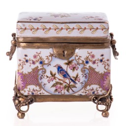 Mutasd a Porcelán-bronz tároló részleteit! Kép a Porcelán-bronz tároló