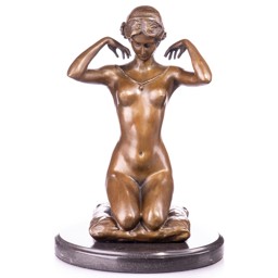 Mutasd a Női akt nyaklánccal - bronz szobor részleteit! Kép a Női akt nyaklánccal - bronz szobor