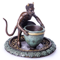 Mutasd a Faun üsttel, színes bronz szobor részleteit! Kép a Faun üsttel, színes bronz szobor