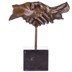 Kézfogás - bronz szobor  képe