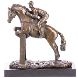 Zsoké lóval bronz szobor képe