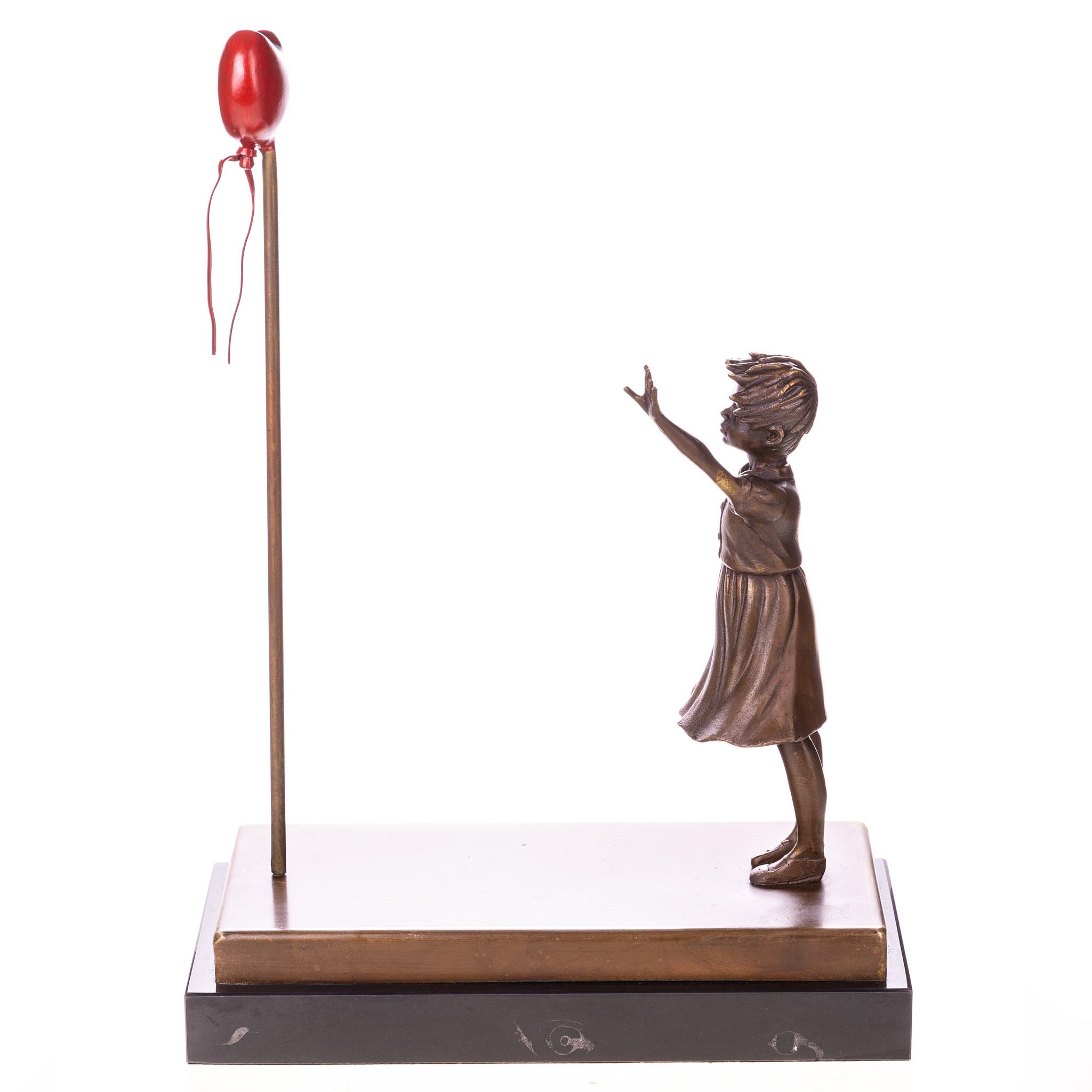 Kép a Balloon Girl - bronz szobor márványtalpon